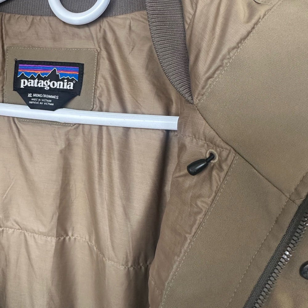 Patagonia Men's Thunder Cloud- Tan and Alpine Green - Picture 9 of 13